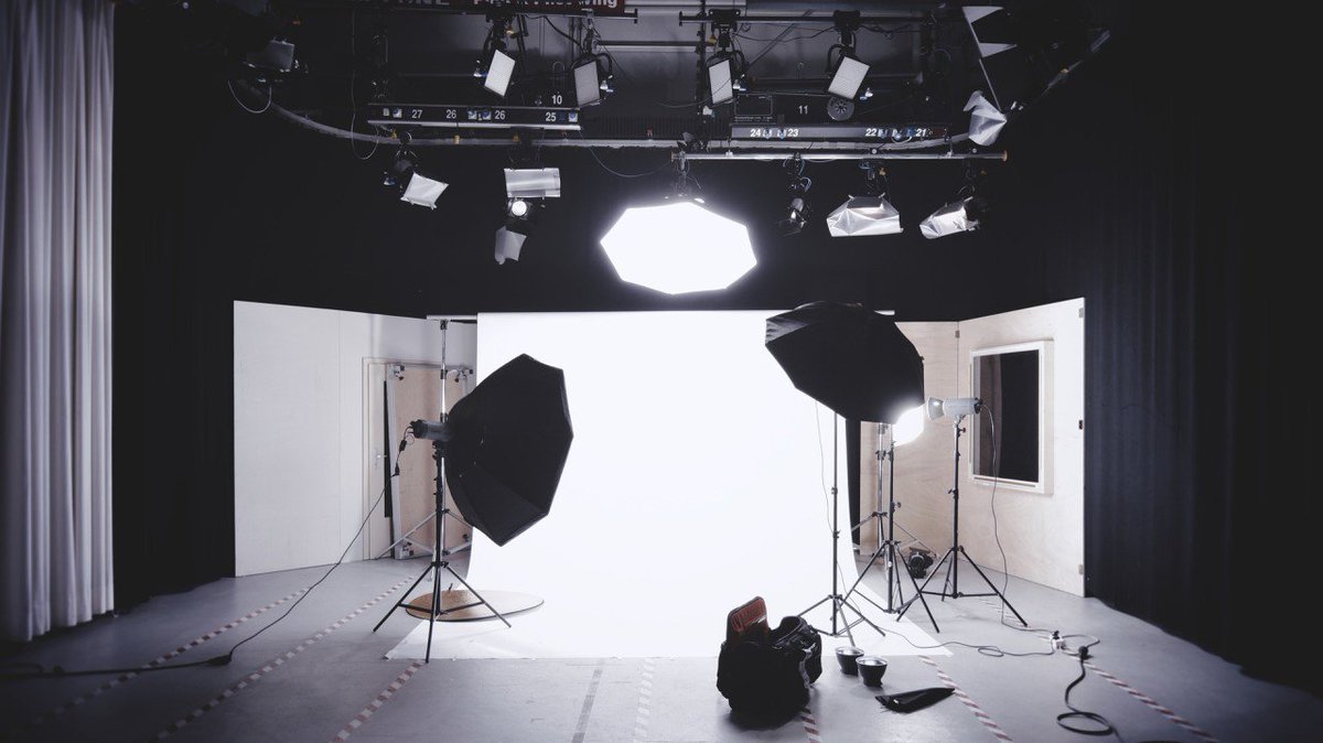 ModelingLight's tweet photo. 8 Things You Need To Know Before Opening a Photography Studio Have you thought about opening your own studio? Have you thought about anything we haven't put here?! Let us know in the comments! https://t.co/T2poyZ9XZX  #studio #photography #modelinglight #business https://t.co/PhrjrKysXx