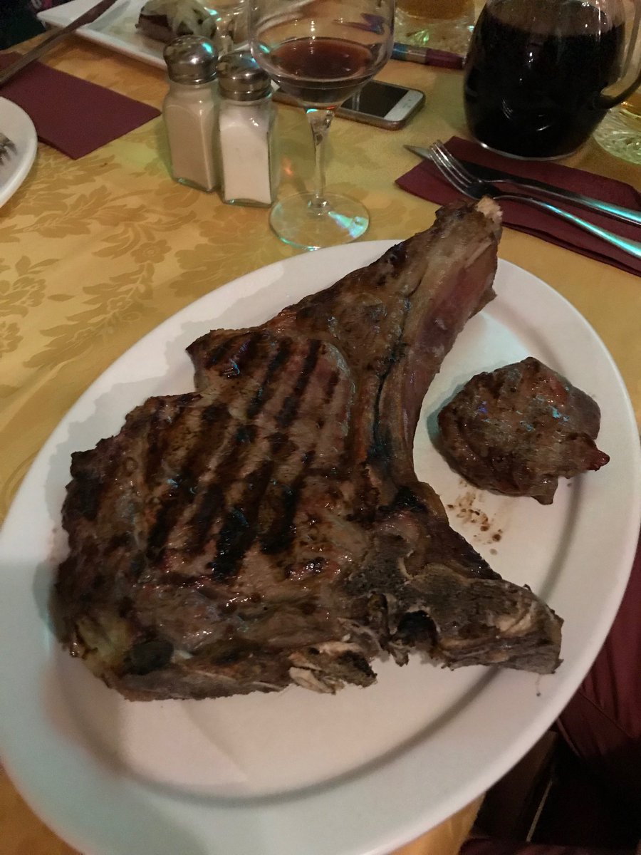 Harding9Simon's tweet image. If you like a t bone steak come to El Toro’s in Gran Caneria. 18€. Bonkers