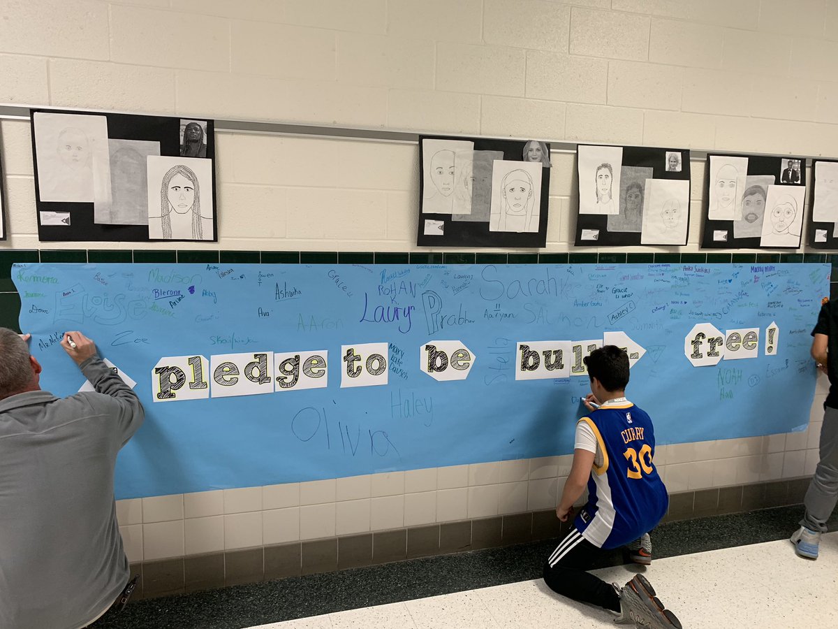 Students at @BelmontRidge are pledging to be bully free! @LCPS_Counseling #LevelUp #LCPS19 #BullyingPreventionMonth @Lewis_bems @HitchmanRyan