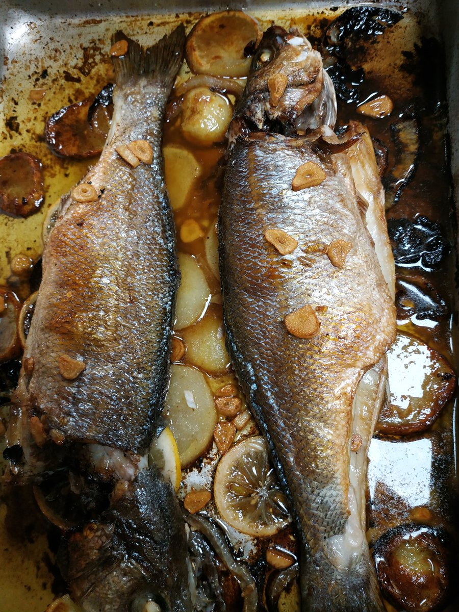 I_Mendizabal_70's tweet photo. Unas lubinas salvajes #depincho, sobran más comentarios ...
#gourmet https://t.co/Eq2ZVH2Br2