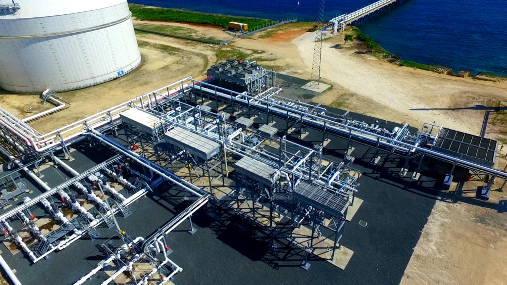 GobiernoDanilo's tweet photo. La expansión de la segunda etapa de la Terminal de Coastal Petroleum Dominicana, consiste en dos tanques de almacenamiento refrigerado de 12.6 MM de galones cada uno, para un total 25.2 MM galones de gas propano. https://t.co/YVoLfx7XtF