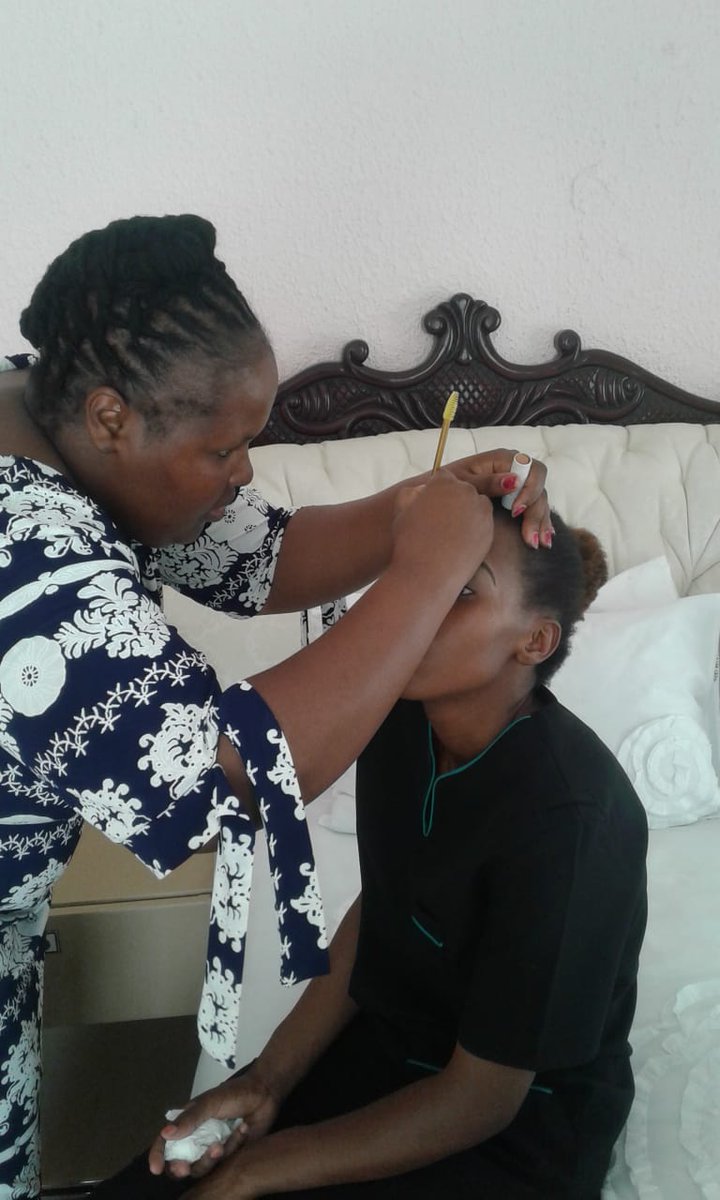 KhaleaSpa's tweet photo. Girls just want to Make up!
All the way from Botswana we had a Beautiful Makeup Workshop. Beauty tips and tricks were shared.@KhaleaSpa all things beauty! https://t.co/IRi3vOhTGw