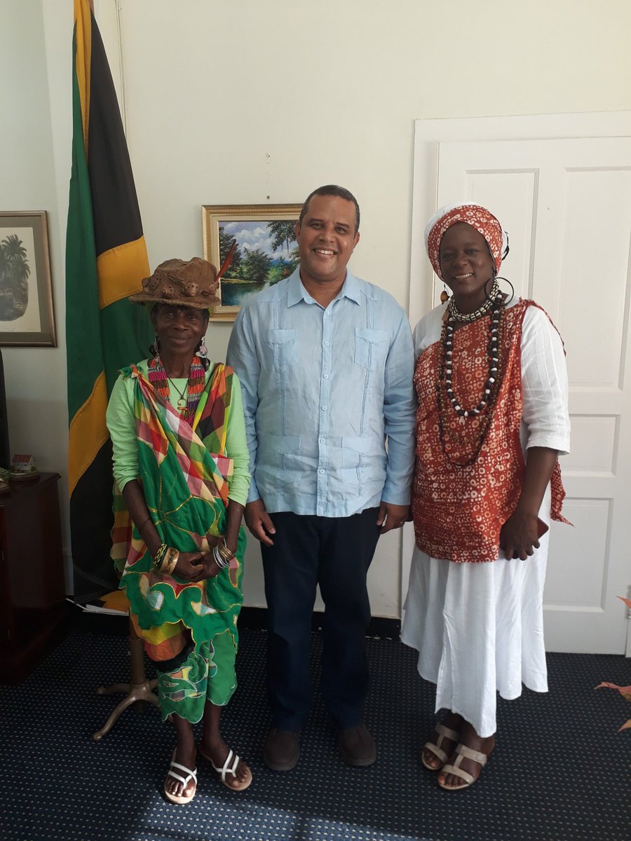 JHC_TnT's tweet photo. A sincere honour and pleasure to have met Gaa'man Gloria #MamaG (l) #JamaicanMaroonQueen accompanied by #TrindidadandTobago #Merikin leader Akilah Jaramogi (r) who paid a courtesy call @JHC_TnT this afternoon. Gaa'man is the highest leader in the #Maroons https://t.co/3YfAh5PPTl