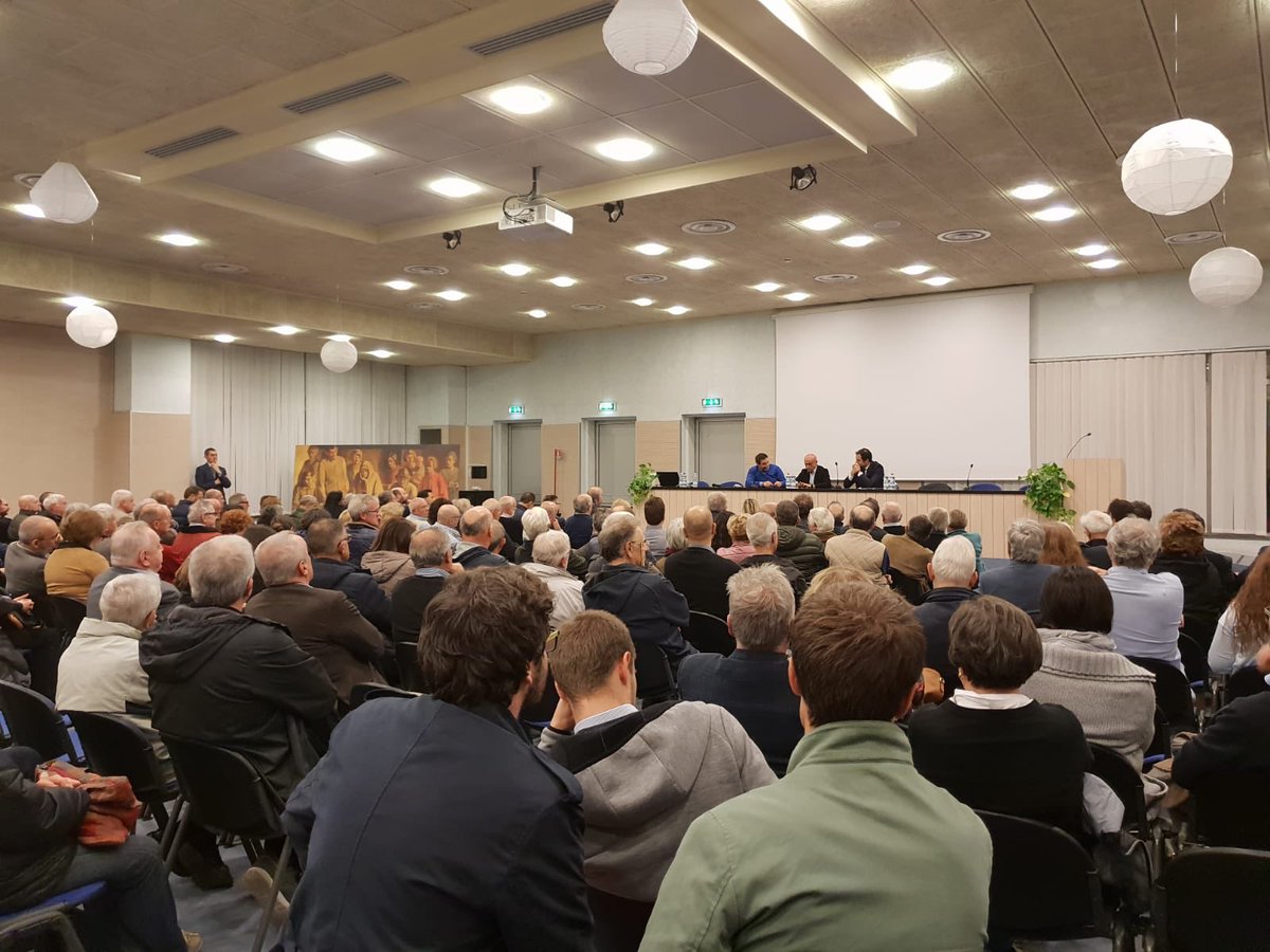 In tanti stasera a #Varese con #MarcoMinniti. Libertà e sicurezza, le sfide delle democrazie
#partitodemocratico