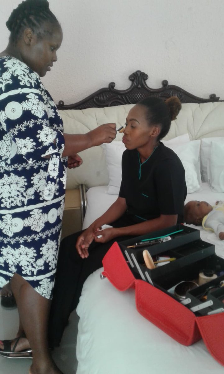 KhaleaSpa's tweet photo. Looks were coming together: brows on fleek, nose lifted, contouring done, pigment concealed, it was time to add color. https://t.co/OaP5jjLHUV