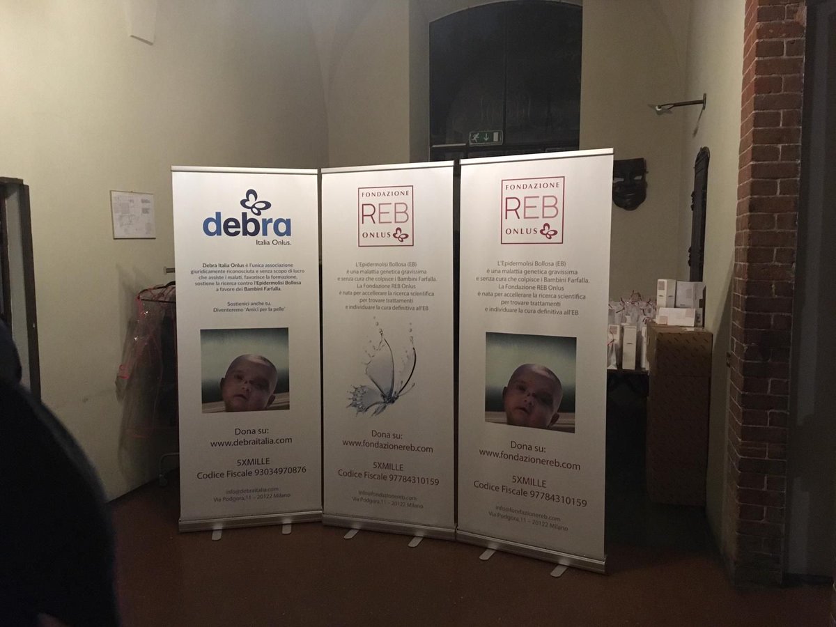 To_BCloud's tweet photo. Stasera #BCLOUD e’ in missione speciale...
Insieme all’associazione DEBRA Italia onlus e alla fondazione REB Onlus per combattere l’epidermolisi bollosa che colpisce i Bambini Farfalla. @DEBRAItalia #rebonlus #cinziapilo https://t.co/ufuuDZw88W