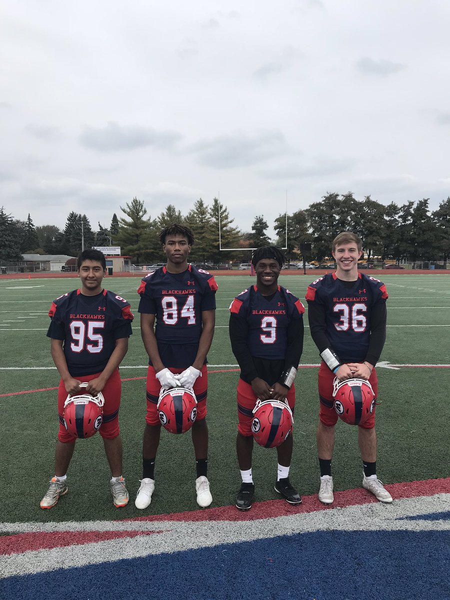 WABlackhawkFB's tweet photo. Captains vs South Elgin
Erick Gonzalez
Andre Jones
JaQuan Buchanan
Ian Deisher https://t.co/INROOCjH73