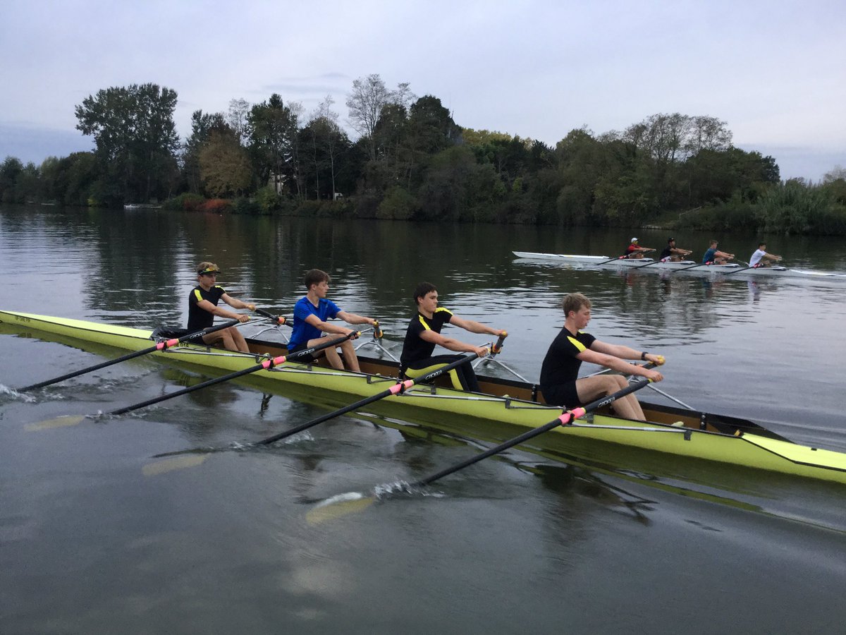 HamptonRowing's tweet photo. It’s been a bit of a #grey day today in comparison to others in #Temple2018. Excellent conditions though! #noexcuses #blackandyellow https://t.co/egn3LDVUeV