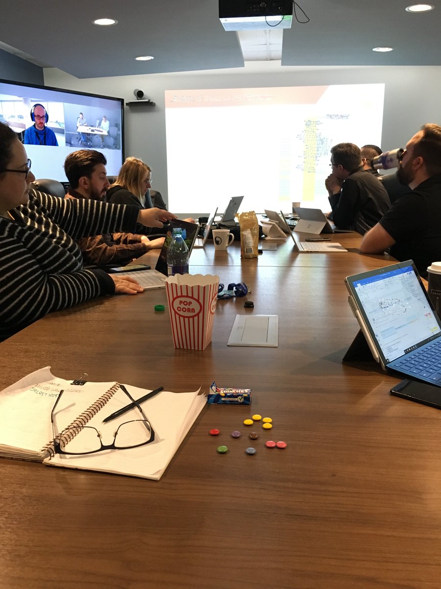 AlainBaxter's tweet photo. Nothing better in a weekly status report meeting then a handful of Smarties . Mind you... I did get distracted by thinking how they randomized the colours. Algorithm? Machines? Dedicated employees hand filling them?
Wait... What meeting is this? 😉 #CanadianSmarties https://t.co/3kdHSXVmX2