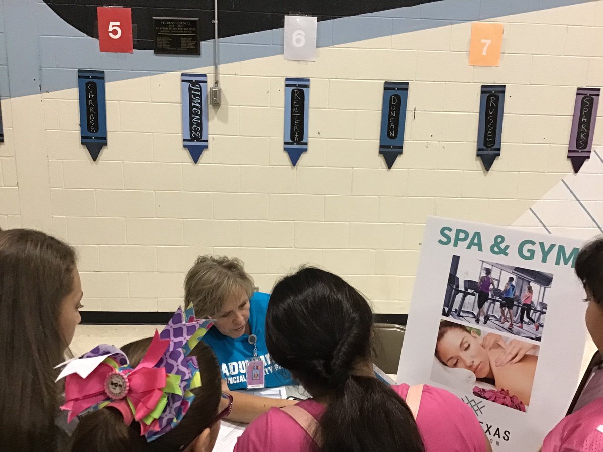beatris_mata's tweet photo. Financial Reality Fair @EctorCountyISD 
“Great Teamwork!  @ECISD_T2L and @WestTexasCU !!”
#adulting. #finacialliteracy #ecisdmath https://t.co/dgJZQcogui