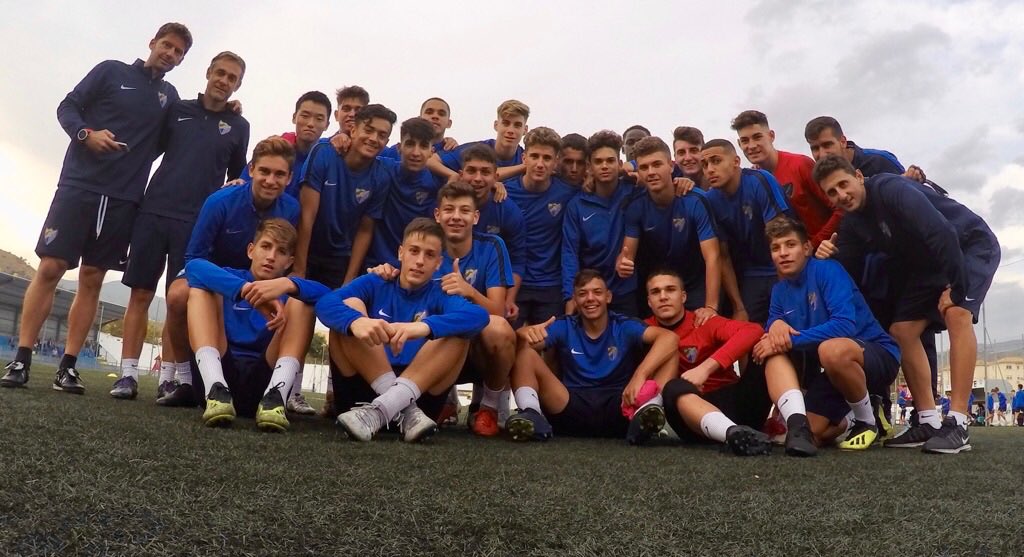 ajesusgalvez's tweet photo. Al final se trata de eso... terminar cada día de entrenar y sentirte feliz por lo que haces y con quien lo haces. 
Juvenil Nacional @MalagaCF https://t.co/WGSVYO3Ycu