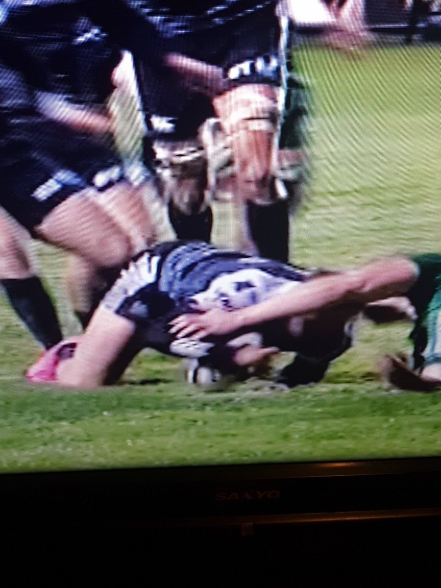 Never touched the ball #OSPvCON #GUINNESSPRO14 sort out TMO's and Refs