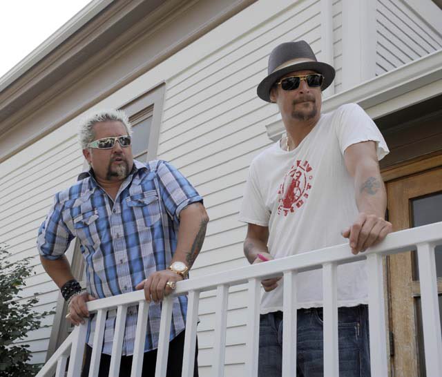 DwigtSchnute's tweet photo. @PFTCommenter Diners, Drive-In’s and Dives - S13 Ep3.  That is all. https://t.co/NDRznwhLKt