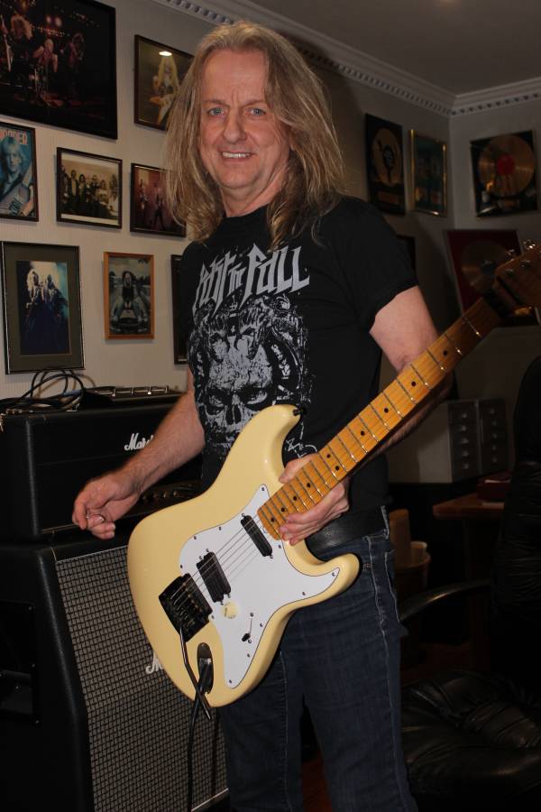 Happy Birthday K K Downing, the legendary guitarist from !!   