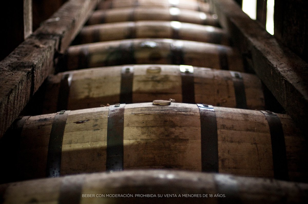Se dice que hay una historia en cada barrica. Las nuestras llevan sólo una, la del auténtico bourbon.
#WildTurkey #RealBourbon #NoApologies