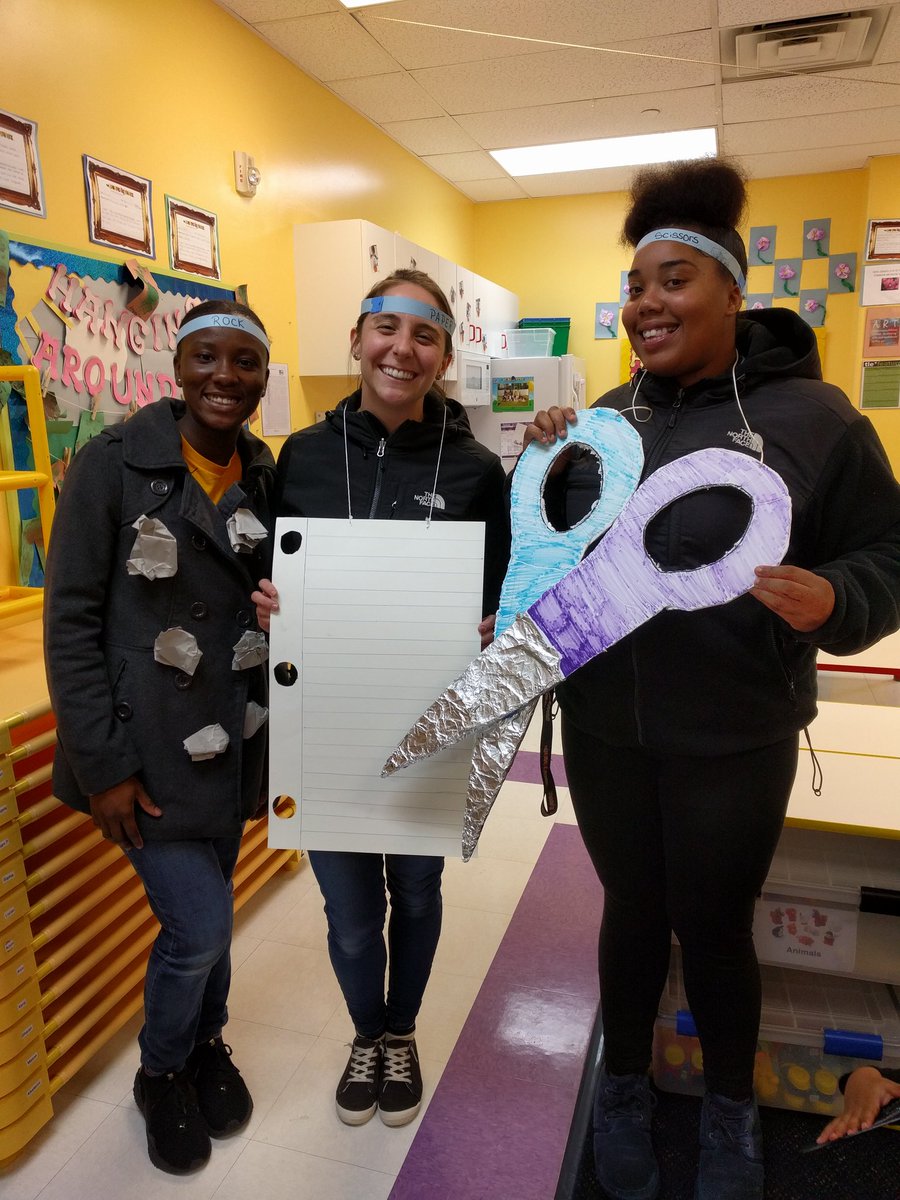 breonaece's tweet photo. Some awesome teacher costumes at #tleedison @TheLearningExp https://t.co/Uwnii46fQq