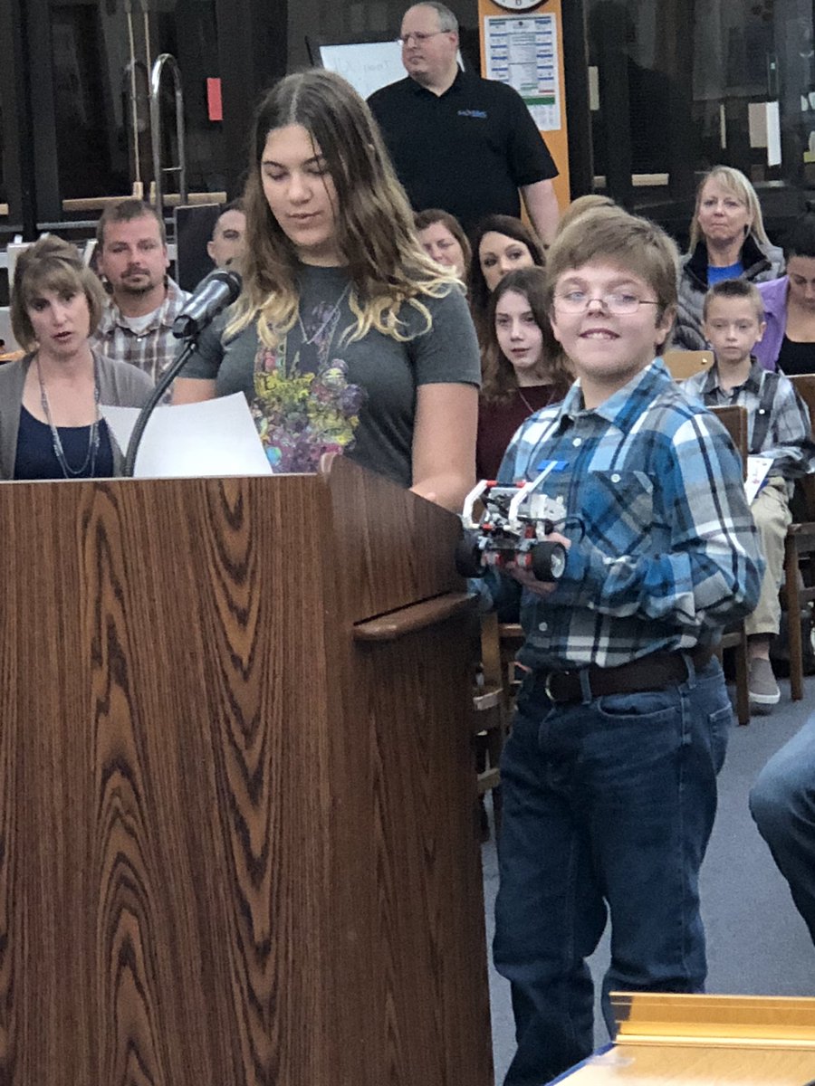 j96dorsam's tweet photo. Bernard Night @ Board Meeting
#AmazingKids
#Greatschool https://t.co/EKFHScPF67