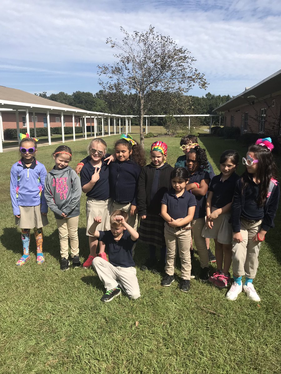 ginadst31's tweet photo. Red Ribbon Week-neons and sunglasses https://t.co/R8F910u0T5