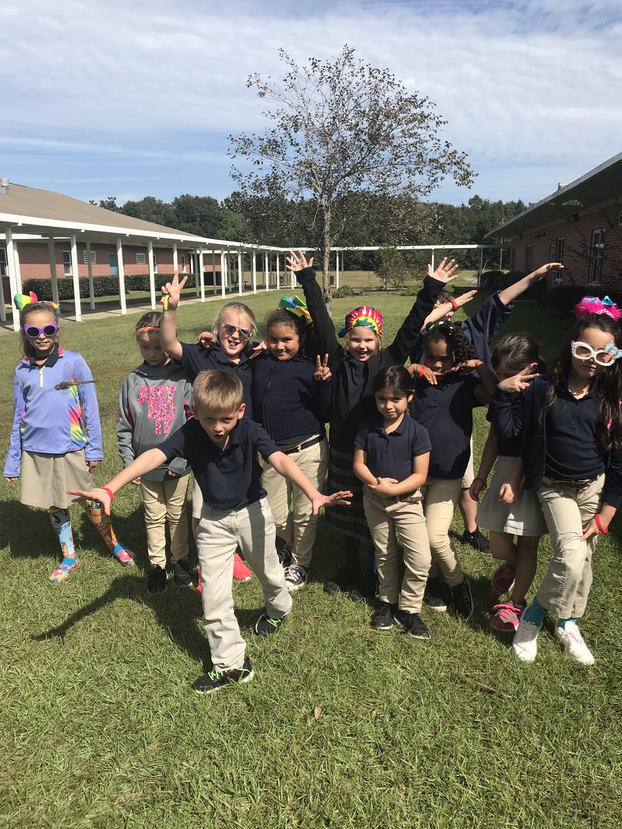 ginadst31's tweet photo. Red Ribbon Week-neons and sunglasses https://t.co/R8F910u0T5