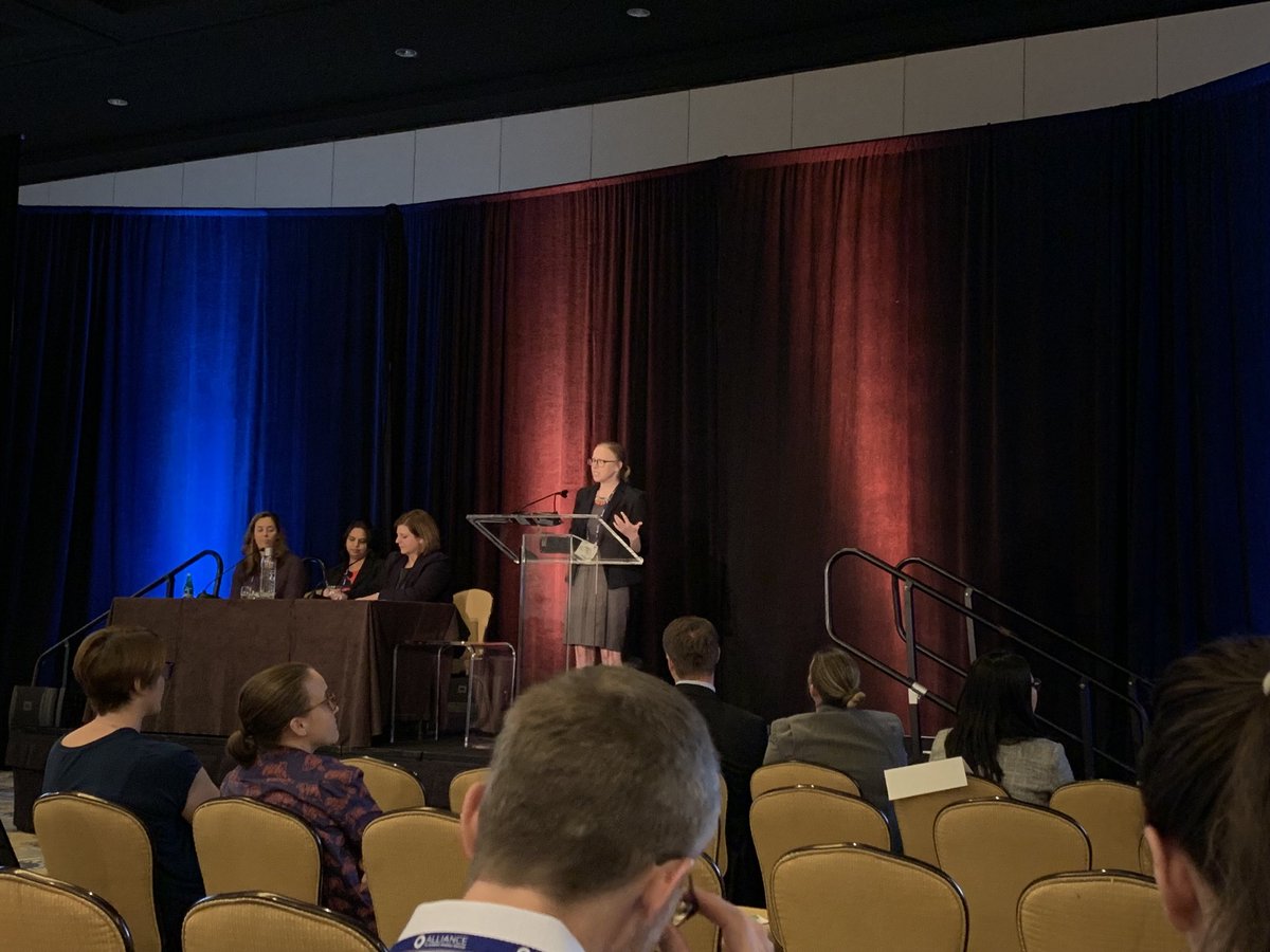 PennPulmonary's tweet photo. Live from #apdimfall2018, our superstar 4th year fellow @JanaeHeath1 took the podium to share her top 3(!) abstract on perceptions of implicit bias training in the IM residency interview process. @FOCUS_UPenn @PennMedPDI https://t.co/BMtZbz8ghv