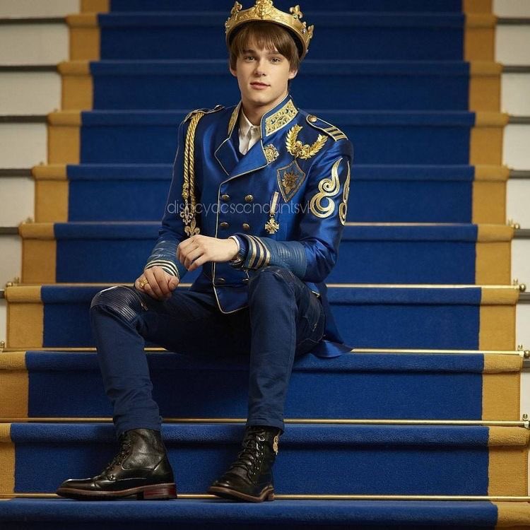 I'm at my king photo shoot