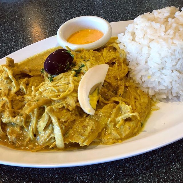 PhatFoodies's tweet photo. Dish 1: Ali De Gallina Limeño - Shredded chicken breast in a Parmesan cheese, pecan and yellow pepper sauce. #atx #phatfoodies #austinfoodie #austinfoodstagram #austin360eats #dineatx #austineats #keepaustineatin #512eats #atxeats #atxfood #eeeeeats #limacriollaaustin https://t.co/poEgcoTuJ7
