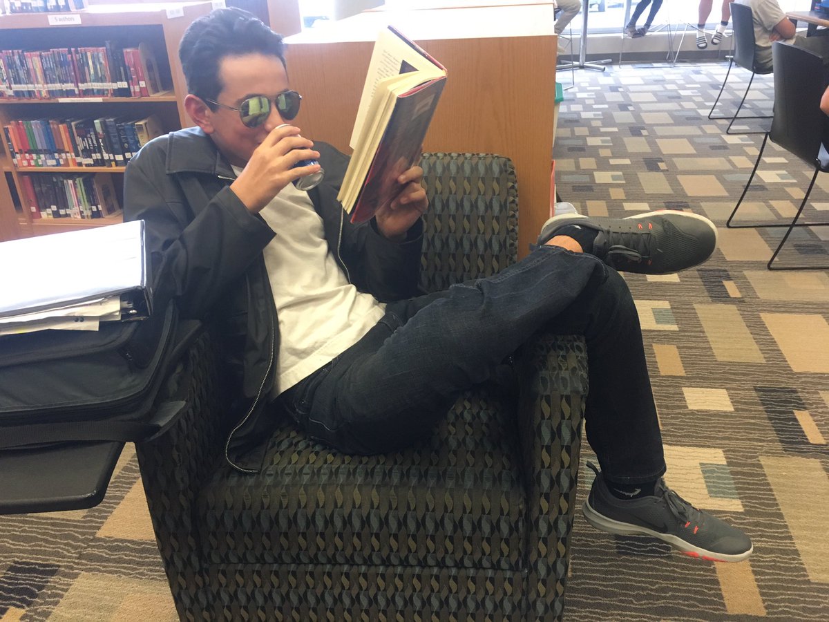 MrsSWaltersELA's tweet photo. Eighth hour Socs and Greasers!  #theoutsiders #staygold https://t.co/0U2zwyNy17