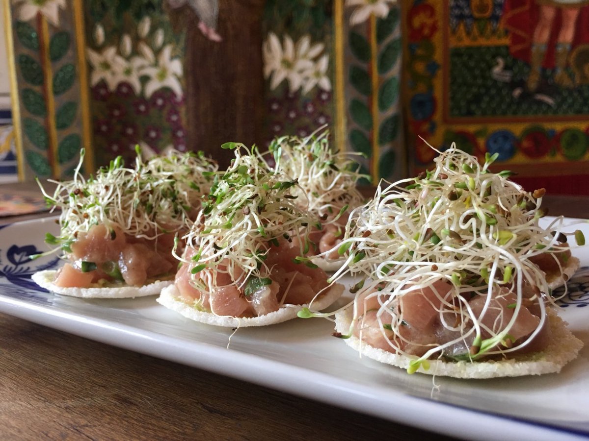 mercearia_conde's tweet photo. Atum Tartar em Beiju de Tapioca com Wasabi e Brotos, servidos? 
#merceariadoconde #arteegastronomia #jardimpaulistano #restaurantessp https://t.co/96g9g38U46