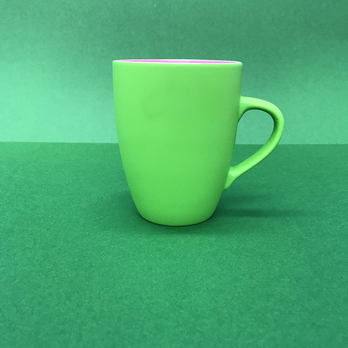 promoco25's tweet photo. Today is GREEN day check out some of our greatest green products &amp; give us a call if you're looking for colour specific promotional products to promote your brand or business on 01482 222227. How about a ceramic mug? Imagine your logo all over this. https://t.co/UujrhQuboU