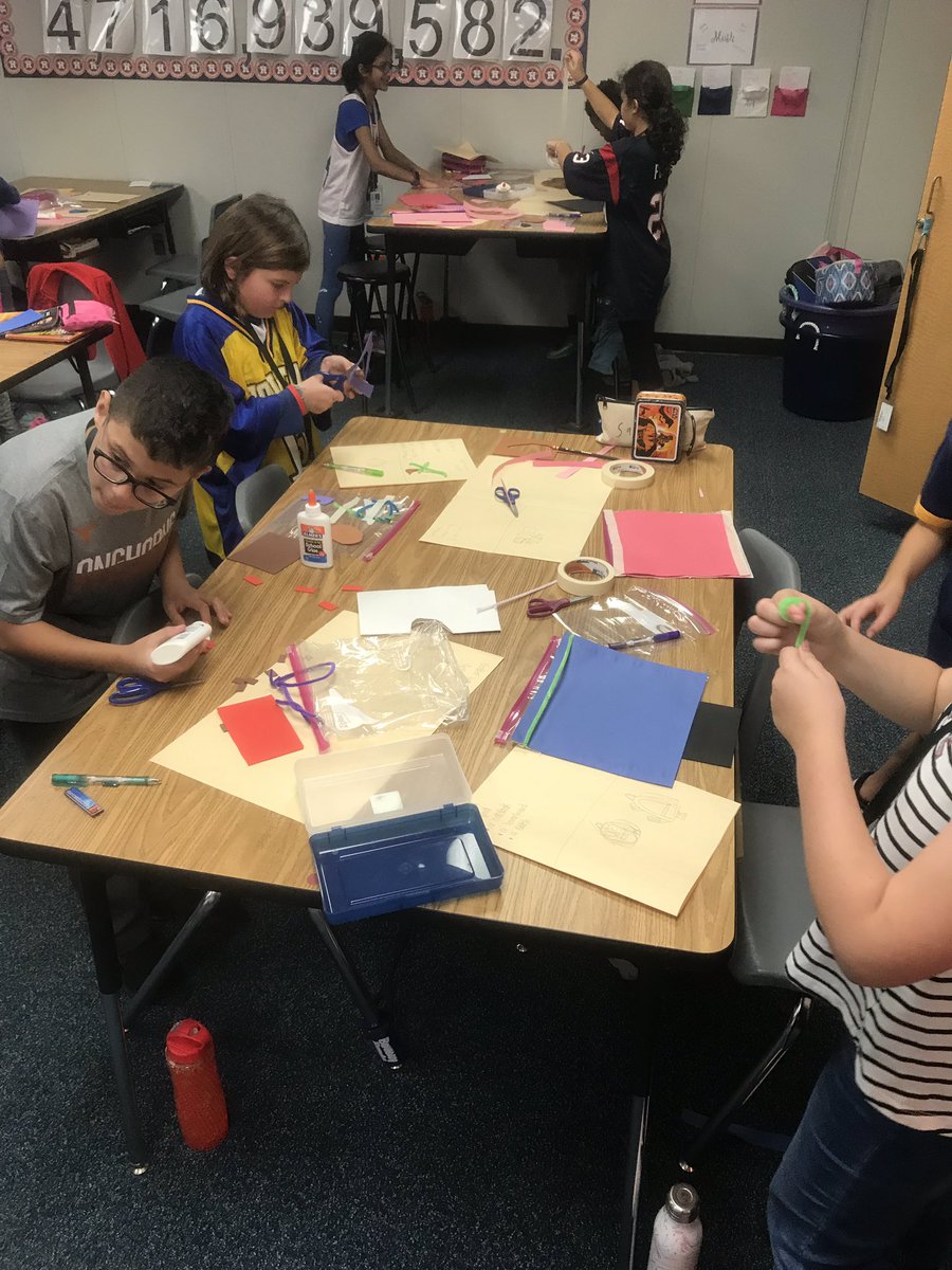 4thgradesampson's tweet photo. #CFISDDayofDesign is underway here. Students designing & creating a new school bag. The sky is the limit here! @CFISDScience @SampsonElem #SampsonStrong https://t.co/RNQ4xKNigx