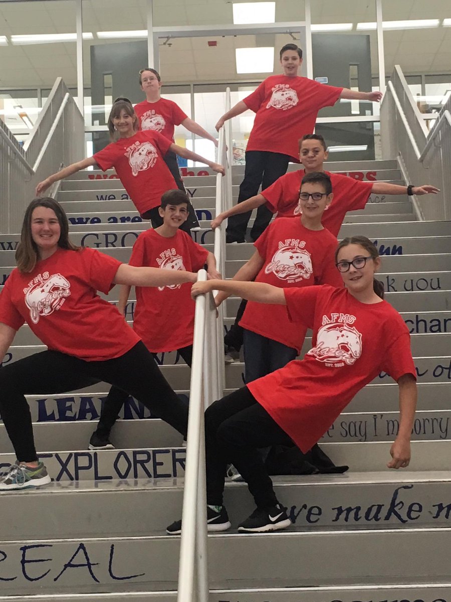 MrLamarHill's tweet photo. 7th Grade was Winning at Twinning Today!
#SchoolSpiritForDays @AFMSChargers https://t.co/JS8snWZkAI