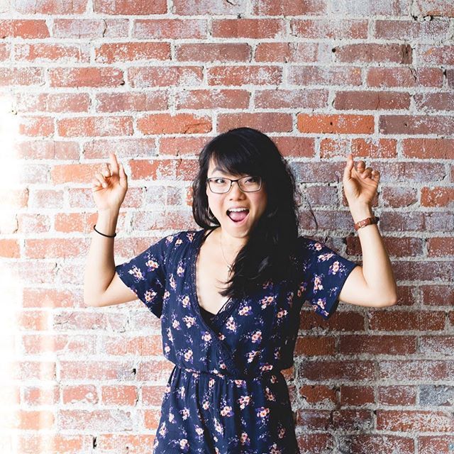 CrkdCalligraphy's tweet photo. I haven’t shown my face on here in awhile so here goes 😆 This is me right before a workshop, looking pretty excited cause I’m about to introduce a buncha new people to the awesomeness that is calligraphy 🙌
—
Teaching has always been a part of my life… https://t.co/pbVibHAsZo https://t.co/mKy2nNCWG4