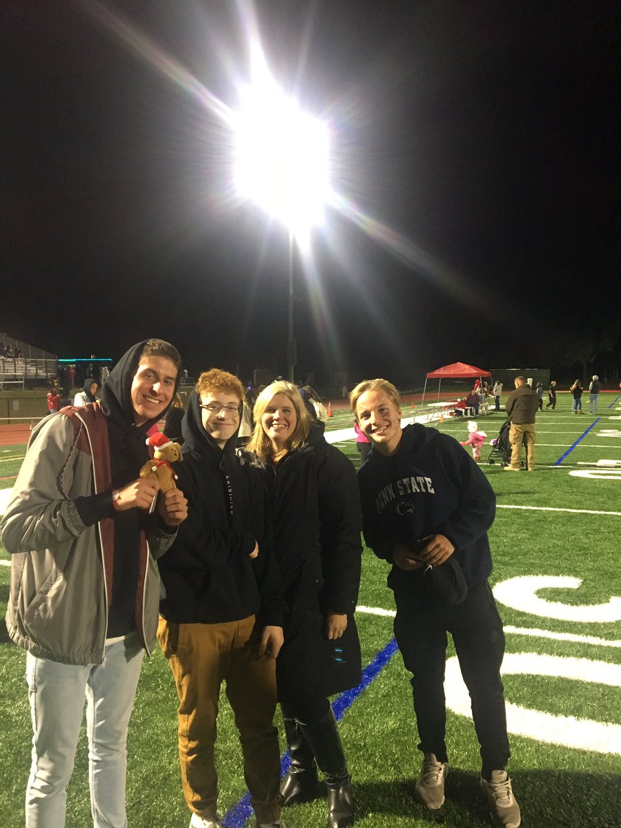 LHSMrsMendicino's tweet photo. #seniors #lhs #hauntedhigh https://t.co/gEDhszT1oa