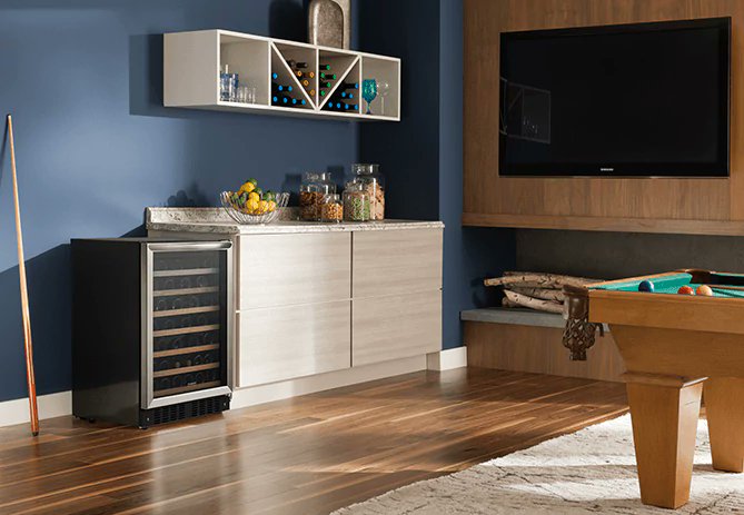 Keep your wine collection crisp and refreshing with our wine coolers. With enough space to hold up to 42 bottles of your favourite varieties, easily set the temperature anywhere between 41-64 °F to ensure maximum taste.  Shop it: Link:bit.ly/2J71WCY #FrigidaireCanada