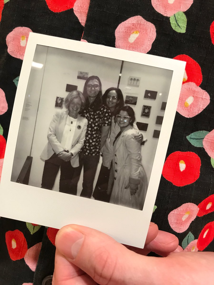 RachelNotley's tweet photo. Had a blast at Art from the Unknown tonight. And it was awesome to meet this talented group from the @ARTmentorshipAB!

They’re doing great work with the mission of helping to build a healthier society by supporting artistic expression.

#mentalhealth #yegarts 
#artfromtheunknown https://t.co/f2pTA19cgo