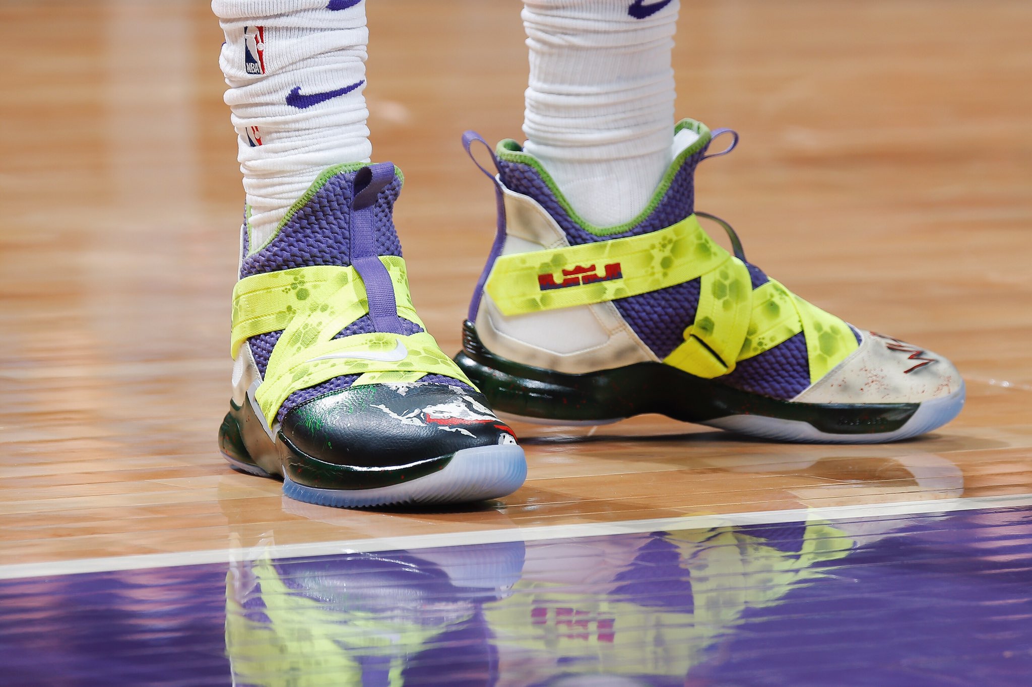 custom lebron soldier 12