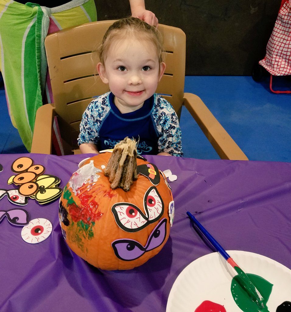 PelicanHarbor's tweet photo. What a fun event! We had the highest number of pumpkin enthusiasts at Parkie's Pumpkin Patch. Many awesome pumpkin artists! #WhereTheFunIs https://t.co/ndl0PAou6g