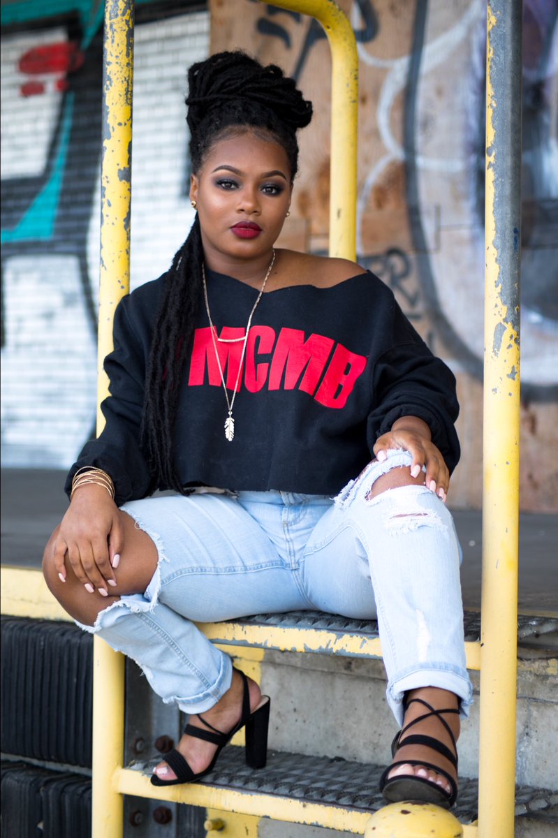 DeLensphotos's tweet photo. Good girl in a bad world ✊🏾
Model/MUA ~ @Eeelocyn 
Shot by ~ Me #delens #delensphotography #nola #Louisiana https://t.co/gDVX6Hu7a7