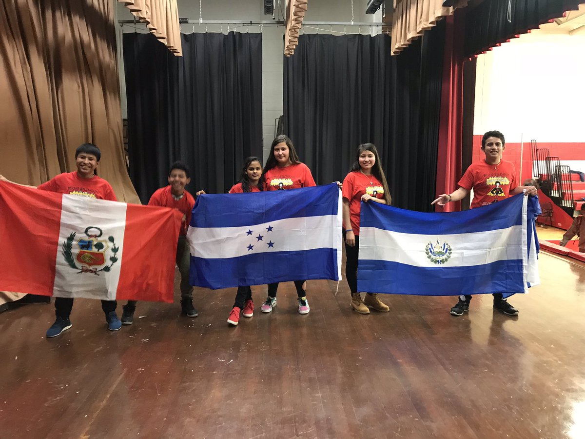 cocom1226's tweet photo. #HispanicHeritageMonth #ewmms #amityville #proudofthesehardworkingperformers https://t.co/1Jx4Cp5TeF