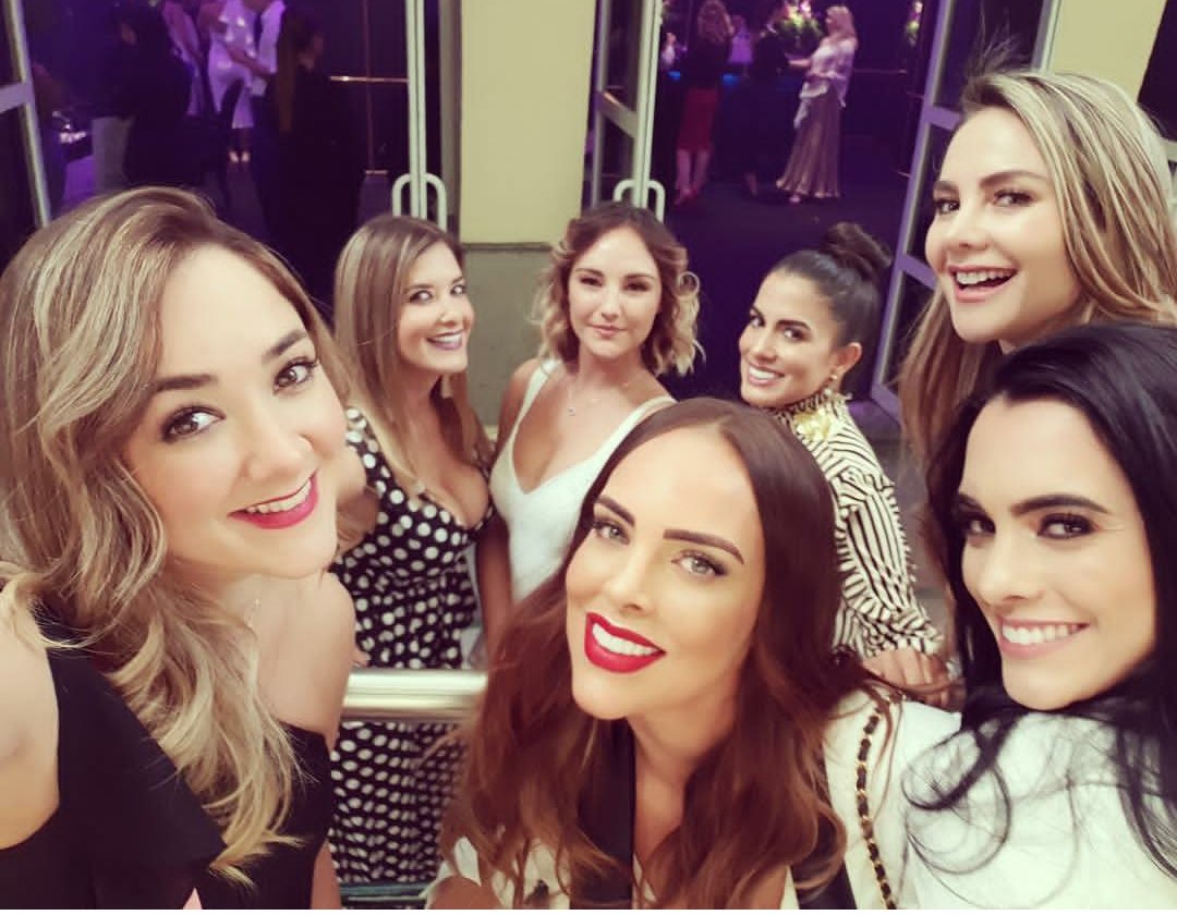 XiomaraF12's tweet image. #CuandoConectoCon 
Tanta belleza junta 😍❤
#ScarletGruber 
Muñeca Hermosa 
#Televisa 
#LasEstrellas 
@Canal_Estrellas