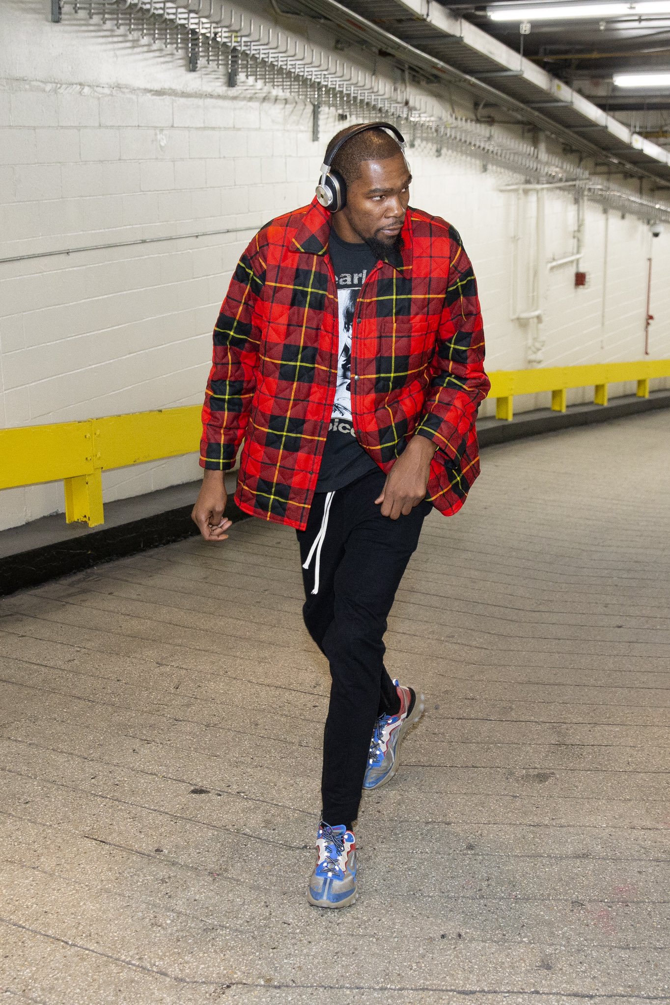 B R Kicks on X