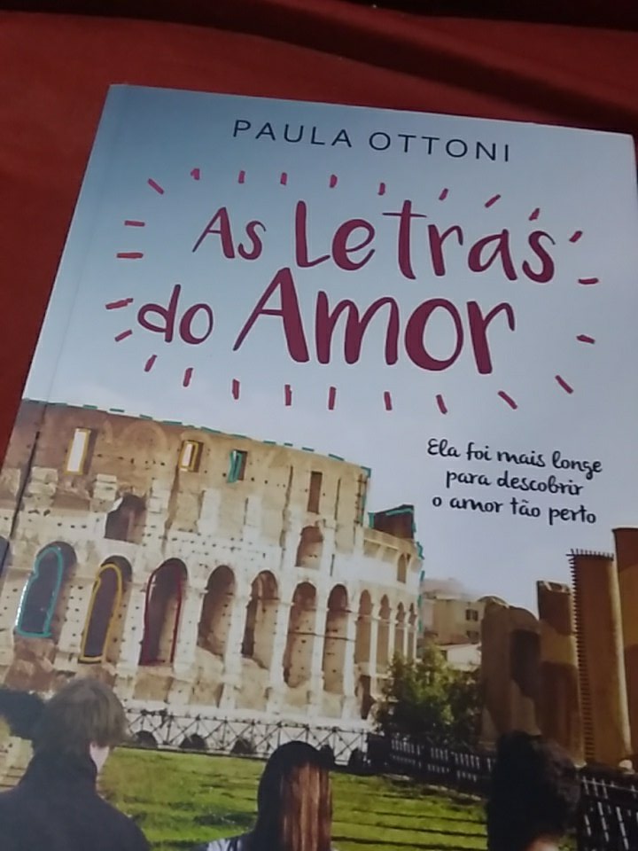 <a href="/paula_ottoni/">Paula Ottoni</a>  Leitura desse momento ... 😍😉