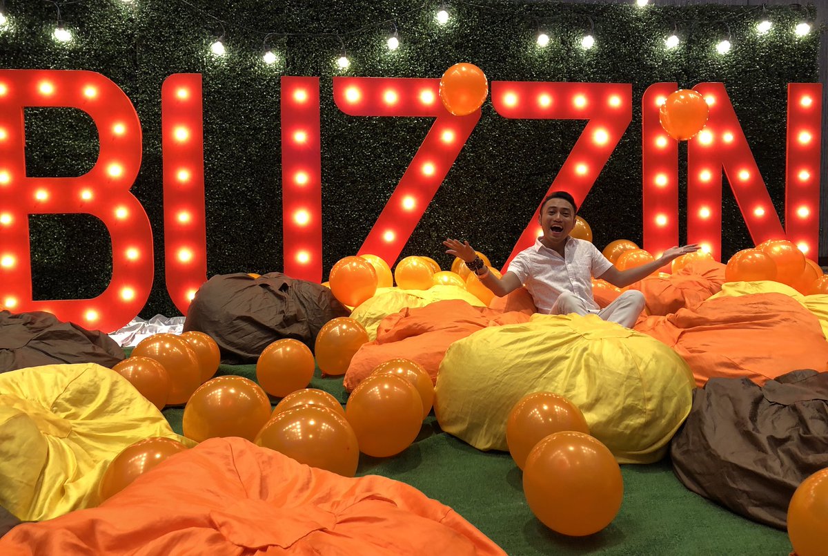 turistaboy's tweet photo. Buzzin' in for @Blogapalooza connecteD!
#TuristaBoy #Blogapalooza #BlogaXCityOfDreams #TheOtherBloggers https://t.co/Hs7qiI2Eg7