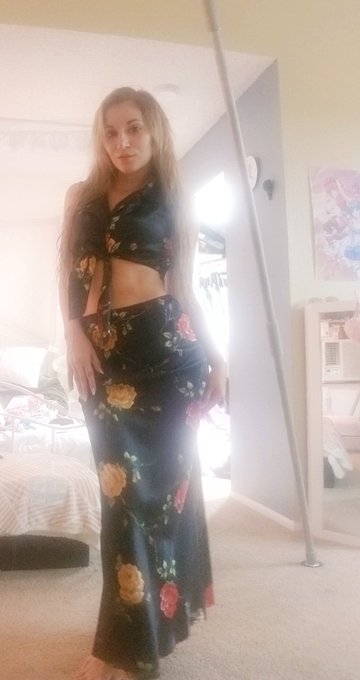 Hardest part of everyday is dressing myself. Why cant I just be naked everyday? Lol https://t.co/hd6<a href="/tag/home"class="tags"><span>#home</span></a><a href="/tag/cleaning"class="tags"><span>#cleaning</span></a><a href="/tag/dishes"class="tags"><span>#dishes</span></a>