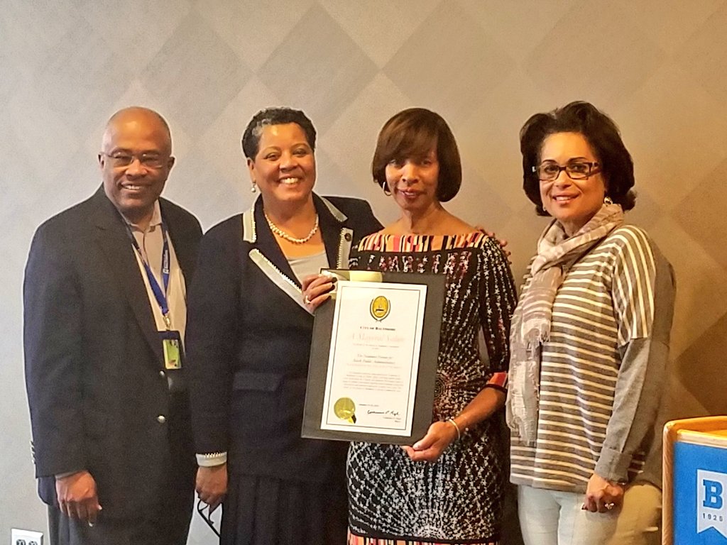 NFBPACVC's tweet photo. Thank you @BaltCityHall @MayorPugh50 for the #MayoralSalute to @nfbpa1 for the #LeadershipOnTheLineSummit hosted at @EubieBee at @publicaffairsub  👉 @ICMA @Cigna @ELGL50 #LocalGovInAction https://t.co/jOtcnTDwMx