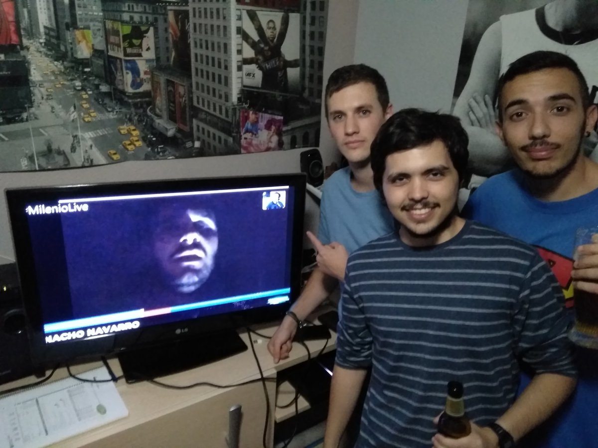 Chikein's tweet photo. @navedelmisterio @carmenporter_ cita obligada cada semana. Mil gracias por todo lo que hacéis, y sobre todo por #MilenioLive. Amor eterno. Enormes! https://t.co/sbSAS073ac