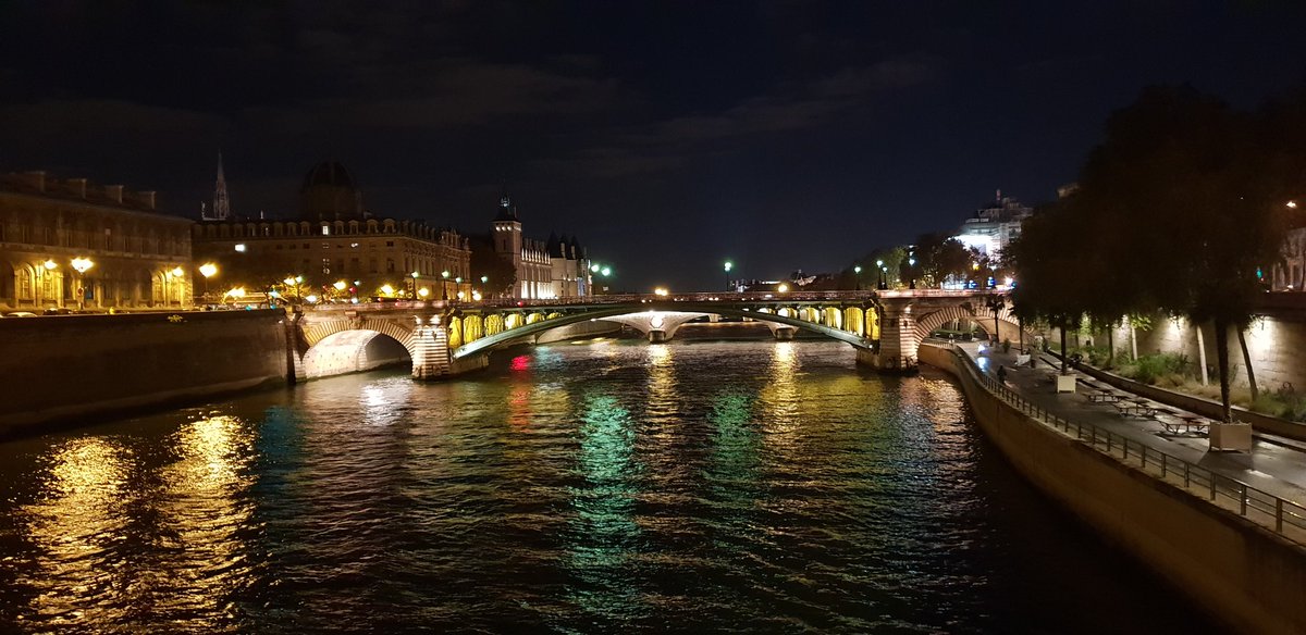 #paris looks amazing at night. #NotreDame