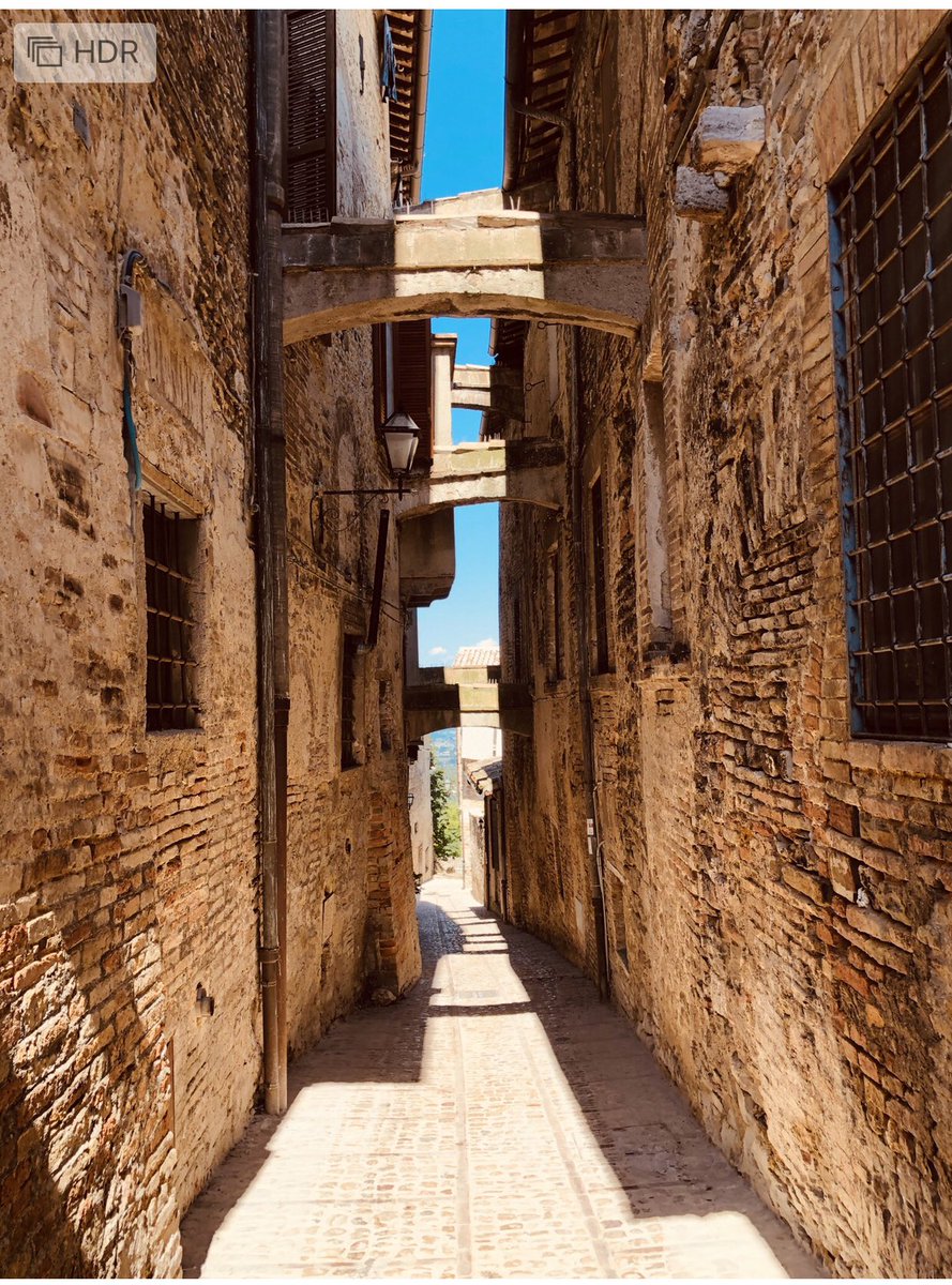 stefanicare's tweet photo. @amazing_italia @MuseoMontefalco @ConsSagrantino @sagrantino_it A #Montefalco in gita con la famiglia ,trovi la@poesia sparsa nei vicoli. https://t.co/i1c38XrEFx