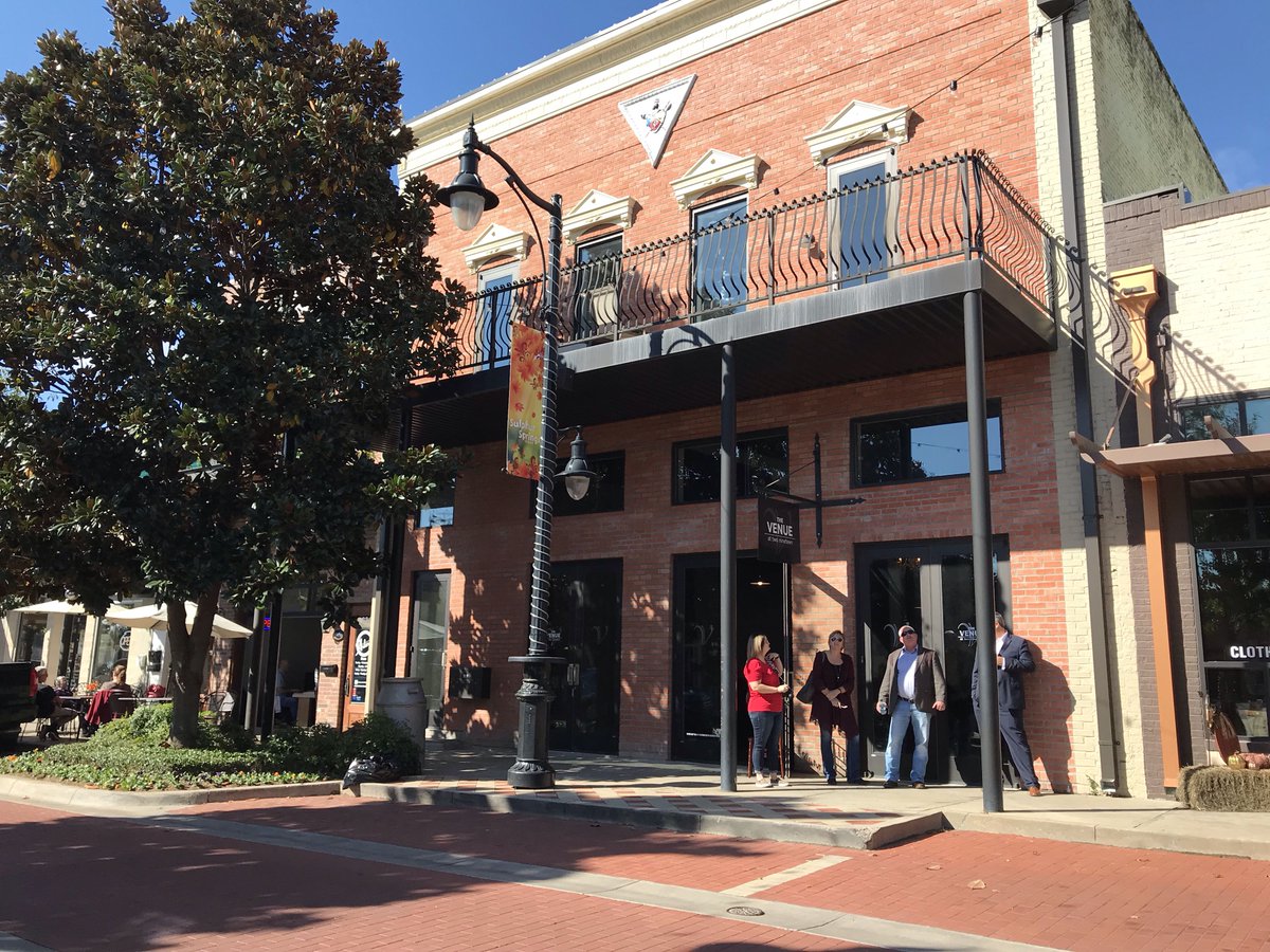SweetwaterTXedc's tweet photo. Touring the #SulphurSprings #downtown w/ #StacyFritz, #JosephCrouch, & #KarenHunt. #Transformation of their #downtown since 2005. Can #Sweetwater be next? It will take a village ...... #ecodev #qualityoflife #retail #events #investment #partnerships #mindset #change https://t.co/yqQpyq8mO7