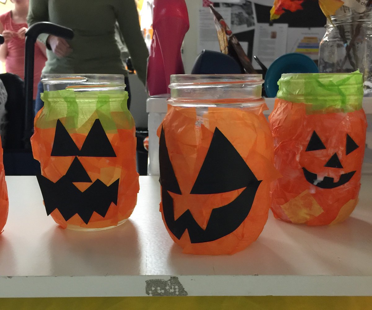 MrsBGrade4's tweet photo. So much fun with RISE yesterday making Halloween lanterns! https://t.co/VAaEucbwpc